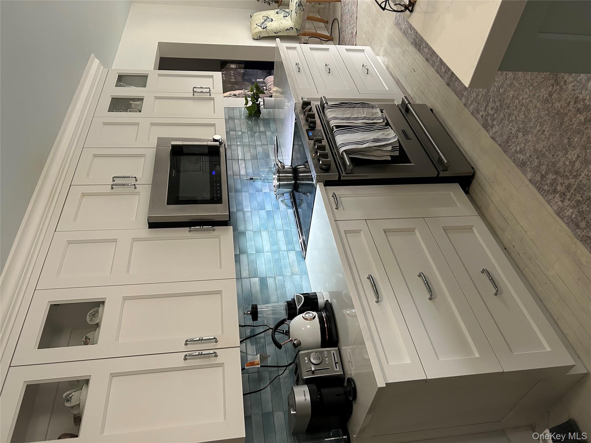 572 Puritan Drive, Shirley, NY 11967