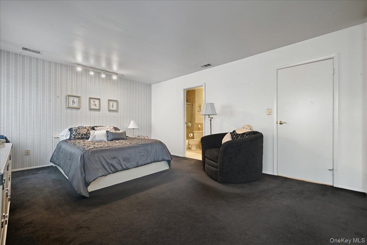 47 Balsam Court, Wantagh, NY 11793