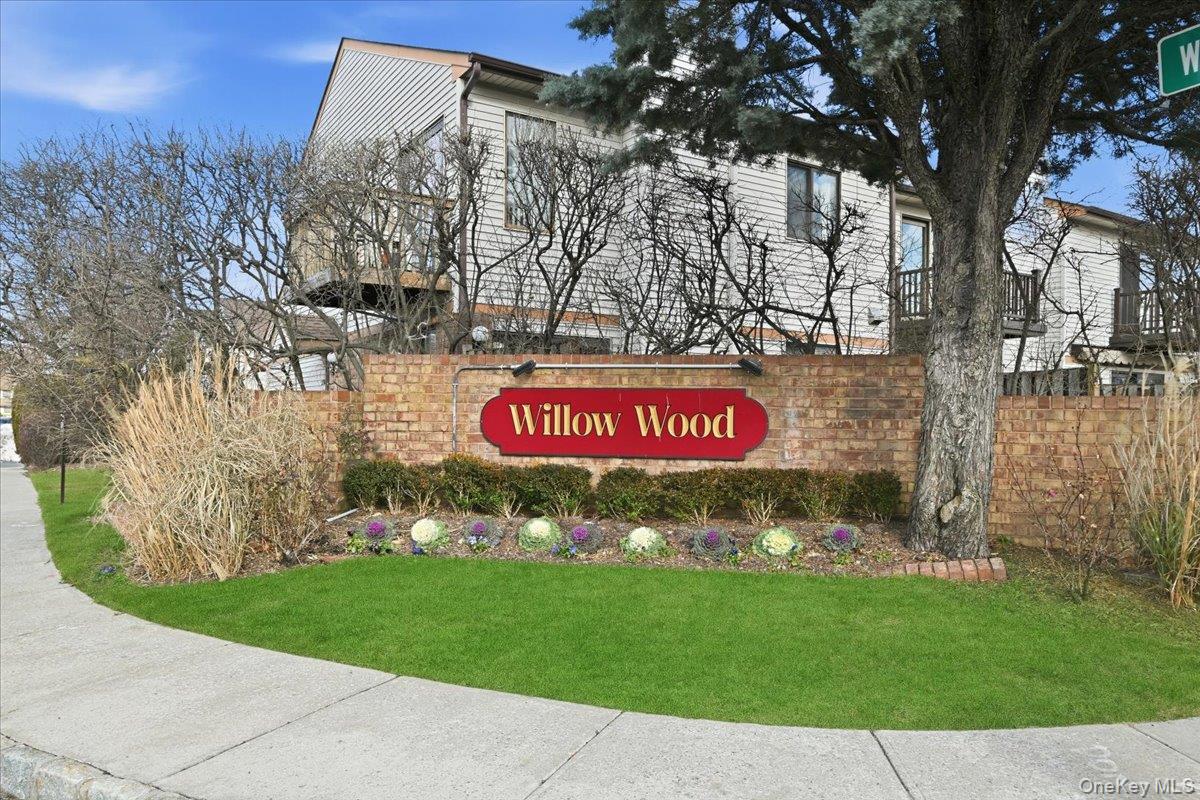 47 Balsam Court, Wantagh, NY 11793