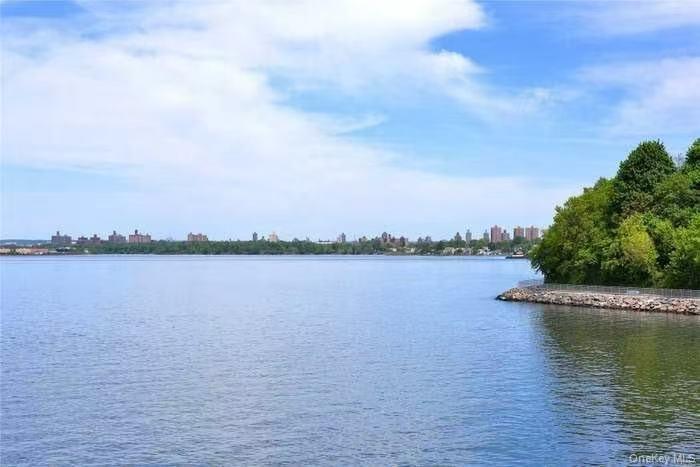 5-46 115th Street # Apt#D, College Point, NY 11356