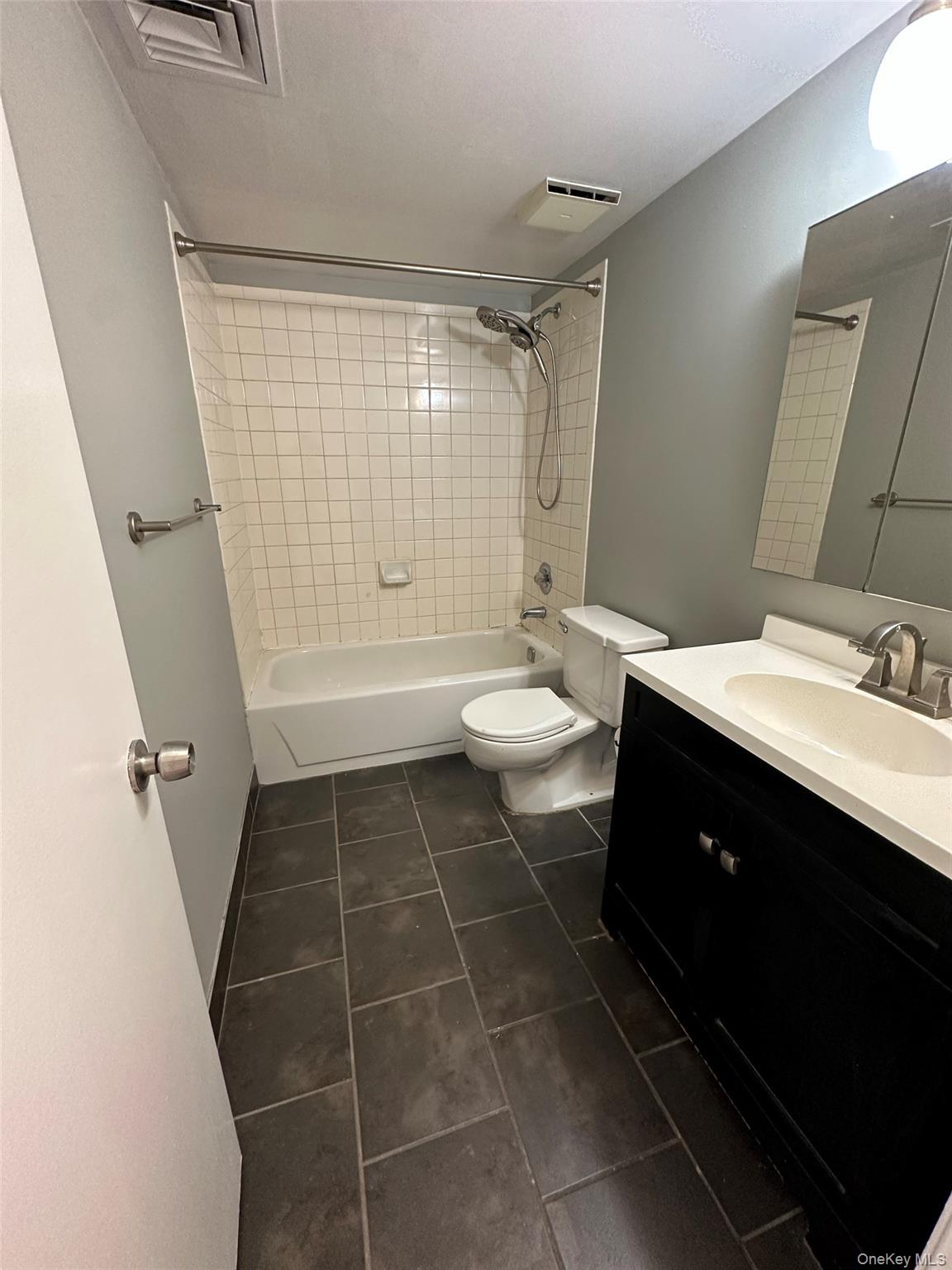 5-46 115th Street # Apt#D, College Point, NY 11356