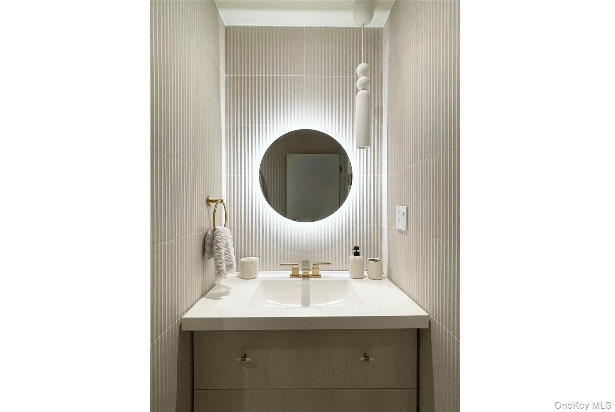 1050 King Street, Orient, NY 11957