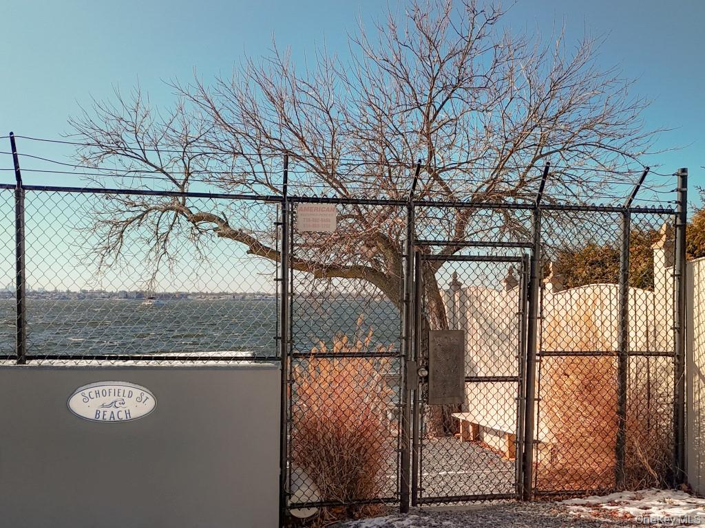 37 Centre Street, Bronx, NY 10464