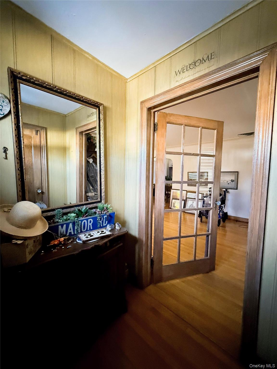 32 Manor Road, North Lynbrook, NY 11563