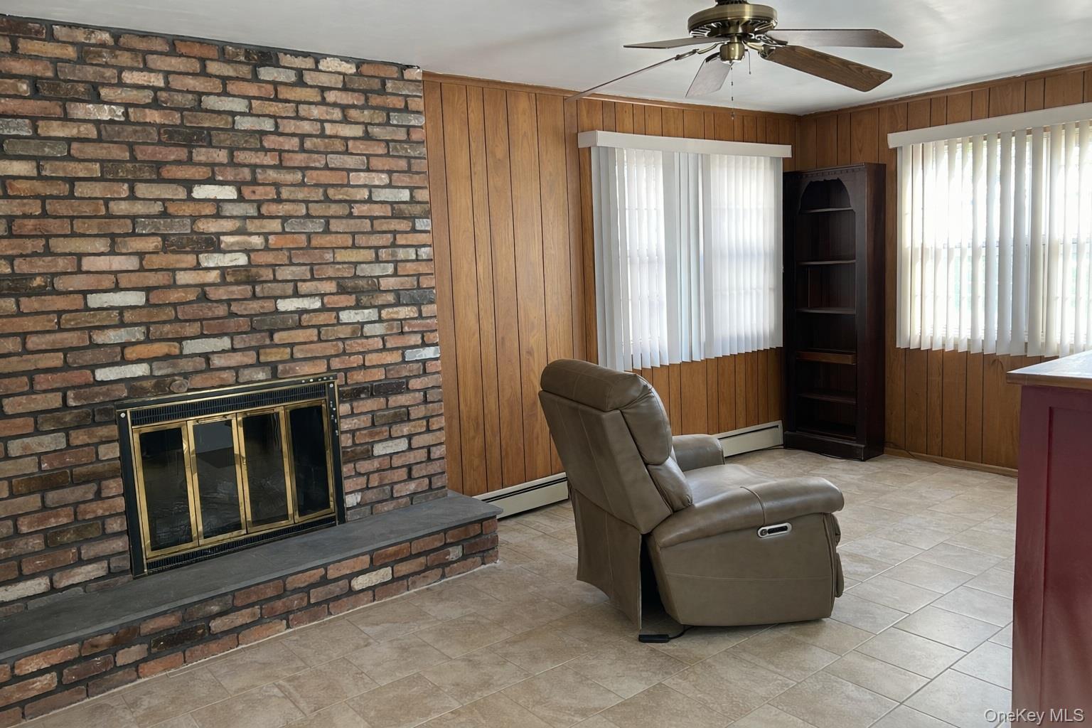 32 Manor Road, North Lynbrook, NY 11563