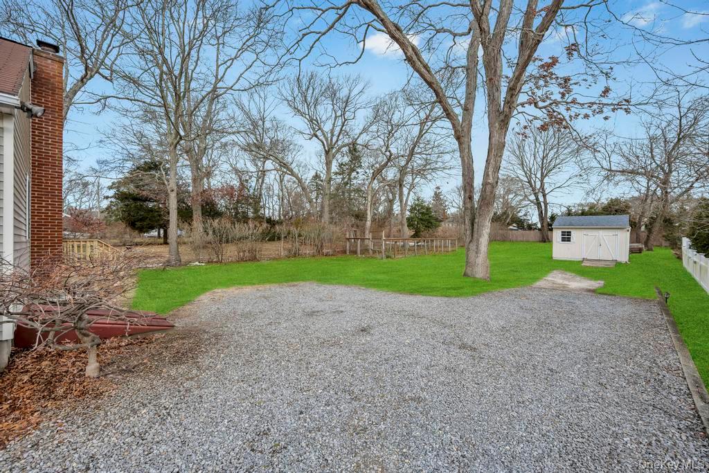 160 Oak Street, Mattituck, NY 11952