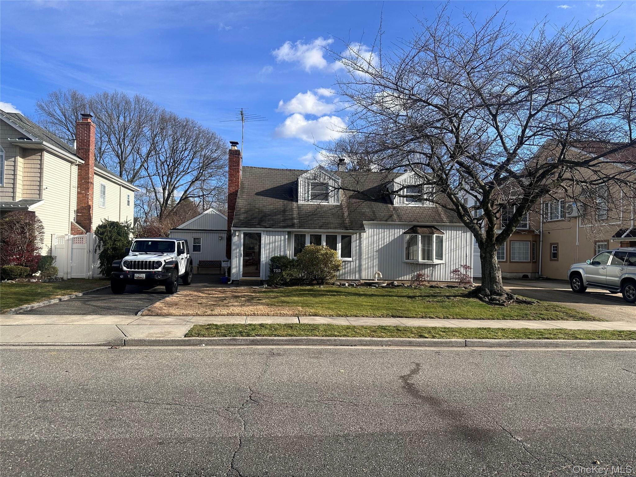 753 Wyngate Drive W, Hempstead, NY 11580