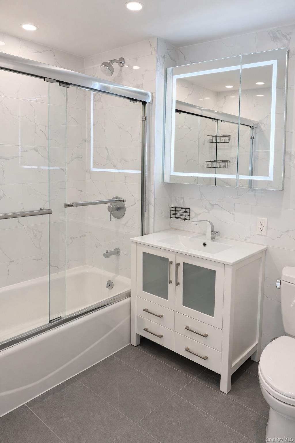 52-16 Roosevelt Avenue # 2C, Woodside, NY 11377