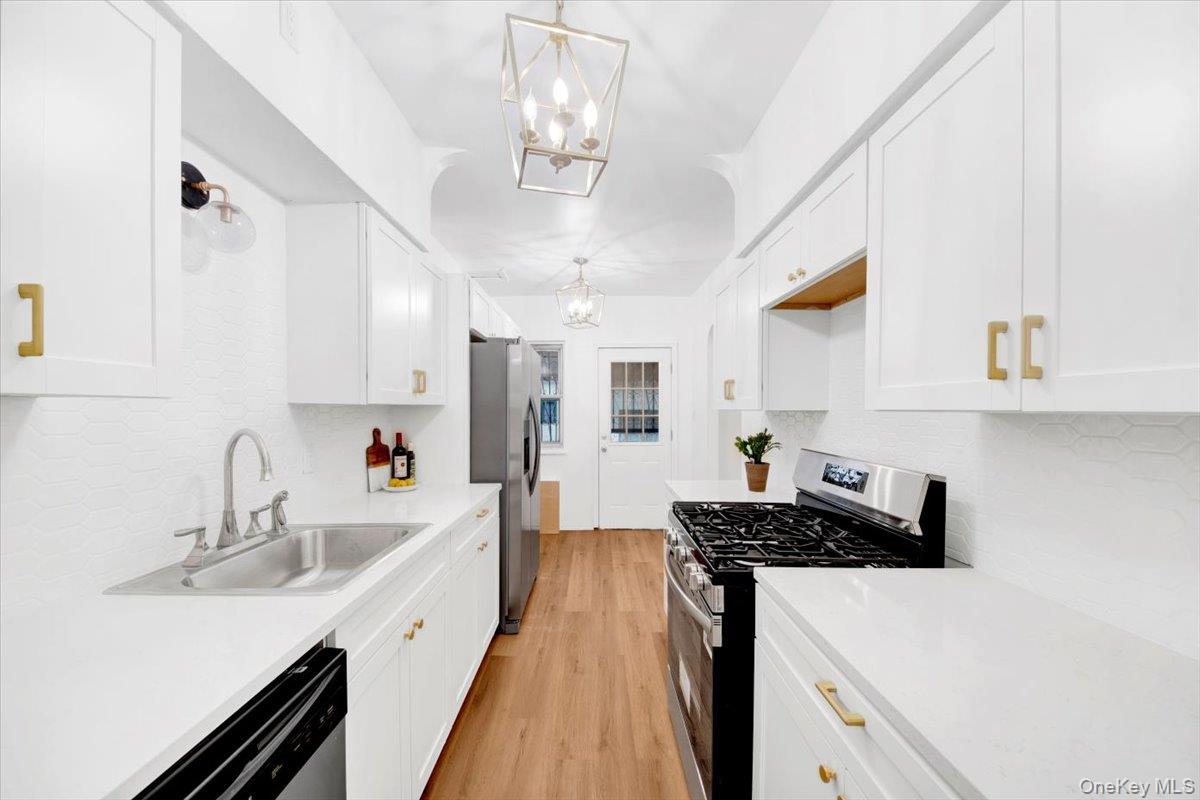 1241 Arnow Avenue, Bronx, NY 10469