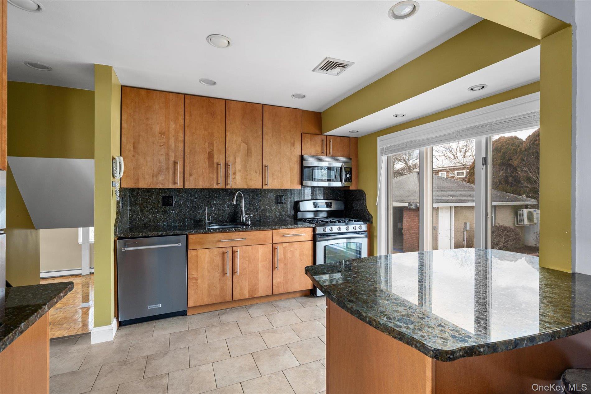 844 Arthur Street, West Hempstead, NY 11552