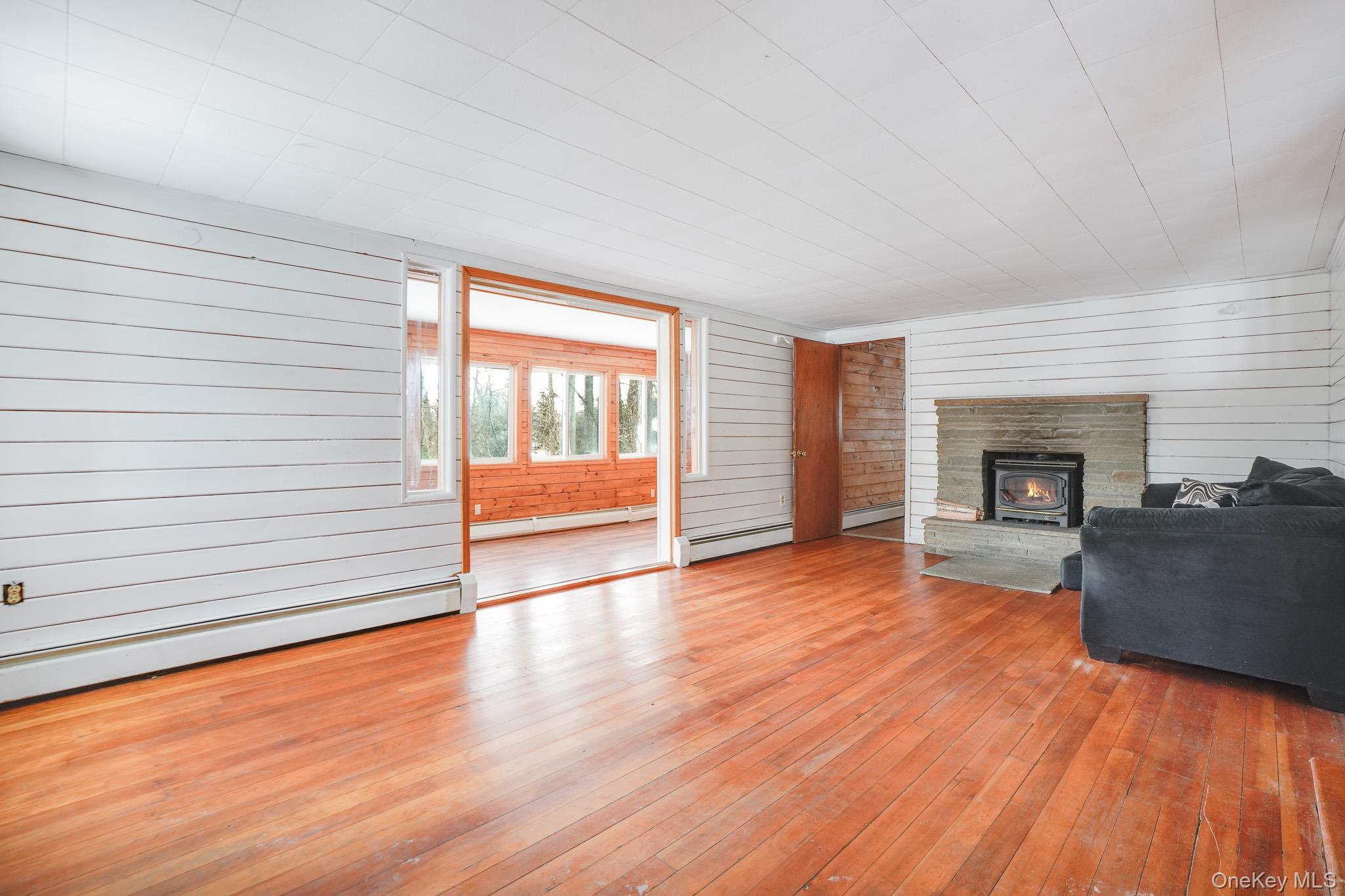 62 Netherwood Plaza, Hyde Park, NY 12578