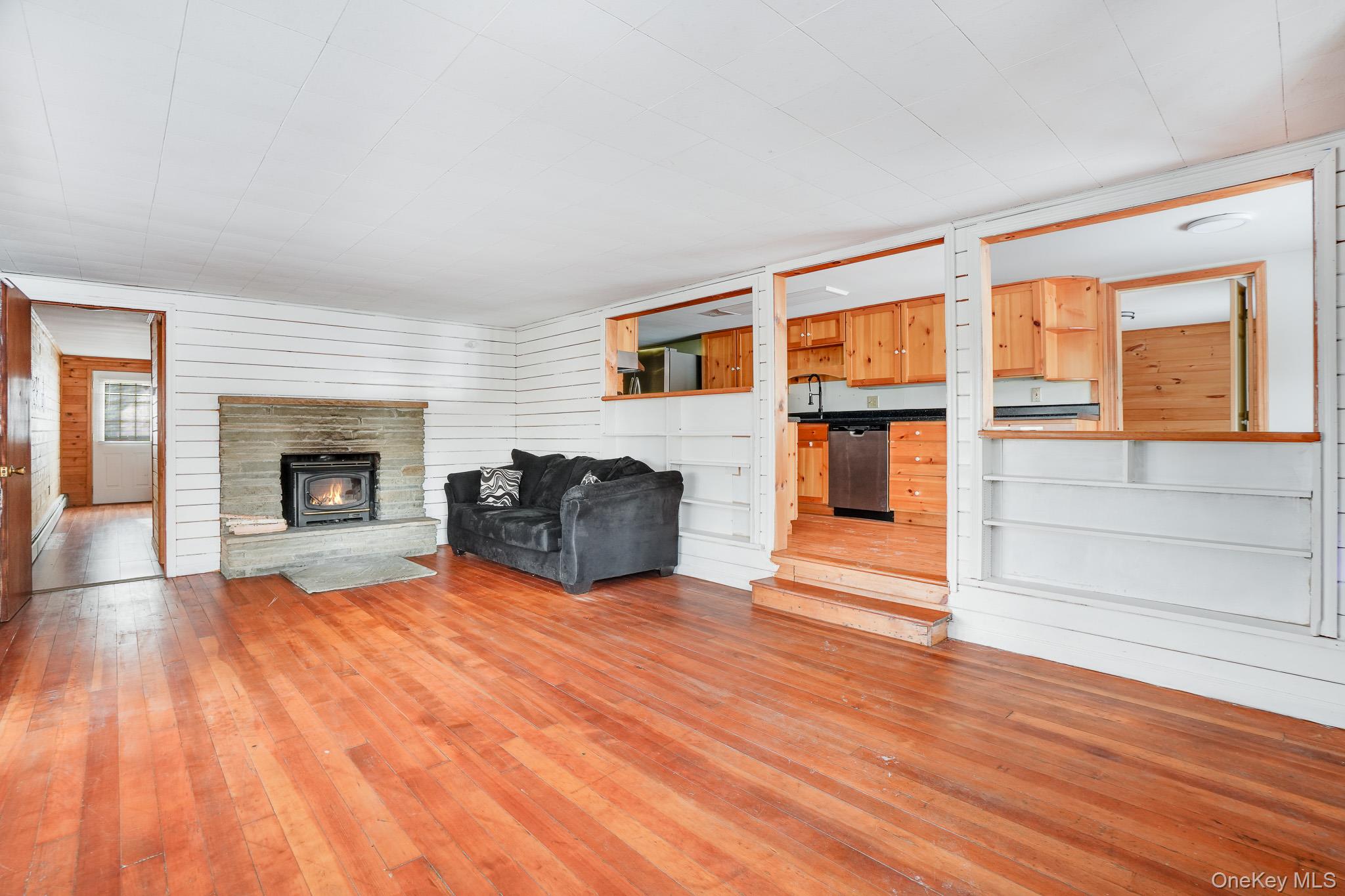 62 Netherwood Plaza, Hyde Park, NY 12578