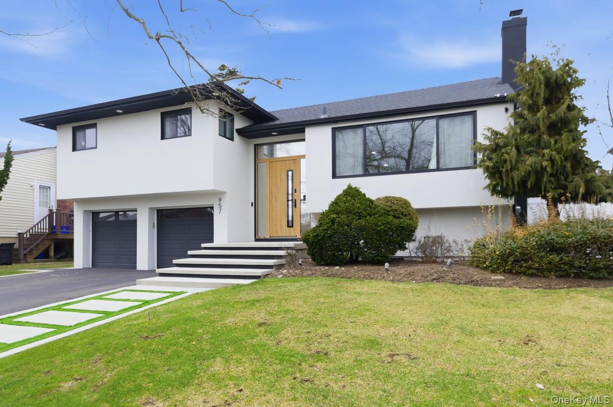 957 Cherrywood Drive, Baldwin, NY 11510