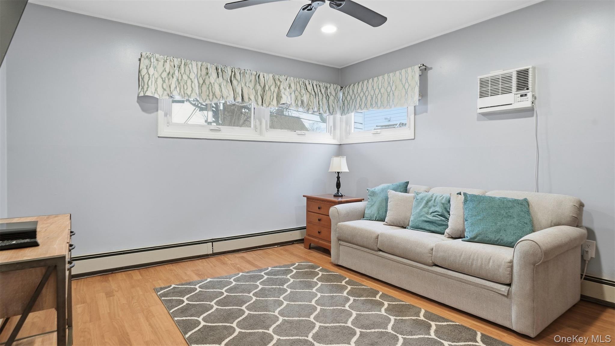 35 Twin Lane N, Wantagh, NY 11793