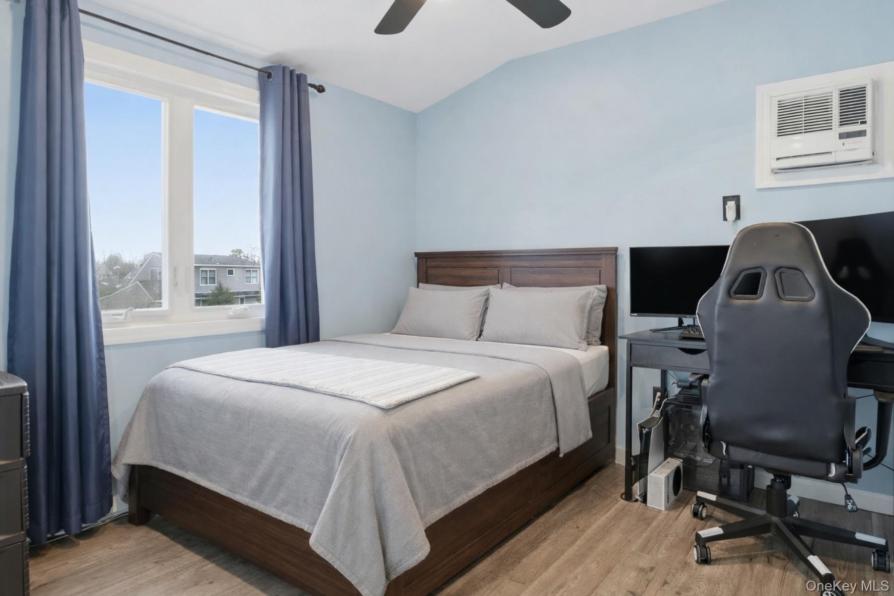 35 Twin Lane N, Wantagh, NY 11793