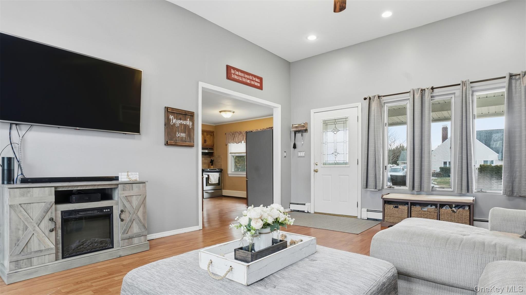 35 Twin Lane N, Wantagh, NY 11793