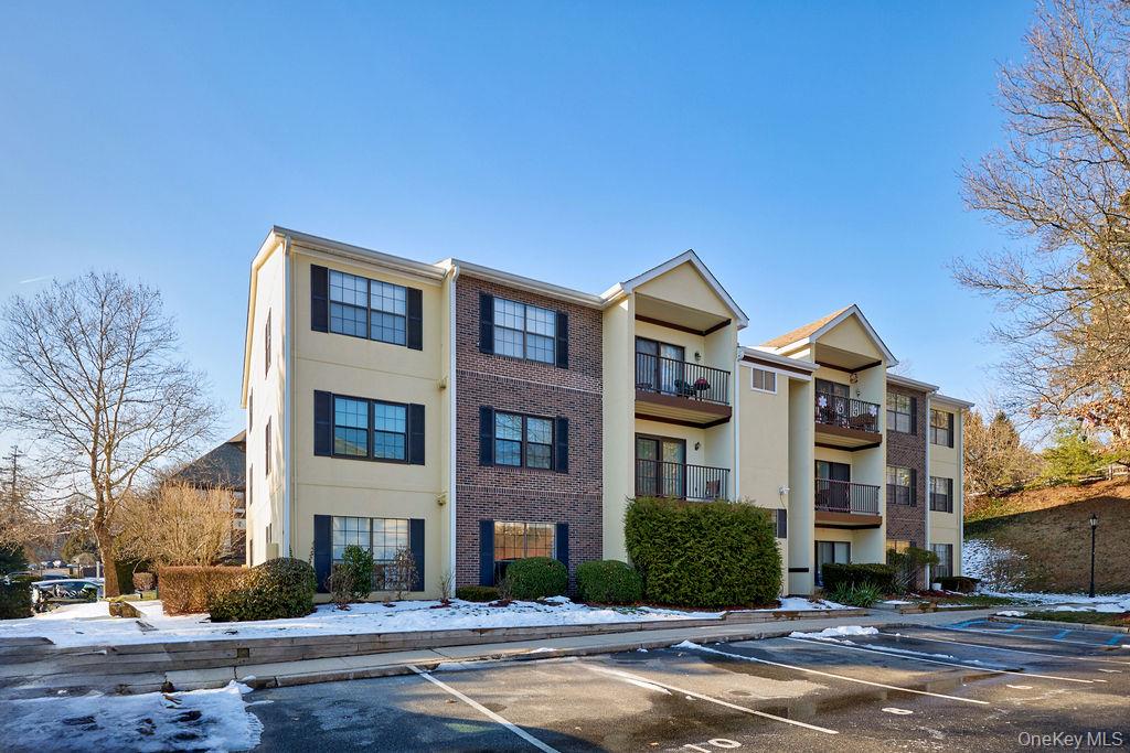 1 Huntington Circle, Peekskill, NY 10566