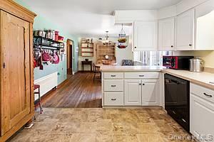 178 Barnes Road # MAIN HOUSE, Brookhaven, NY 11955