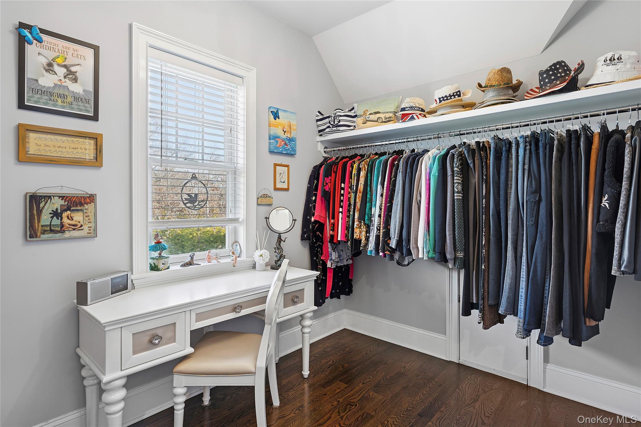 106 E Tiana Road, Hampton Bays, NY 11946