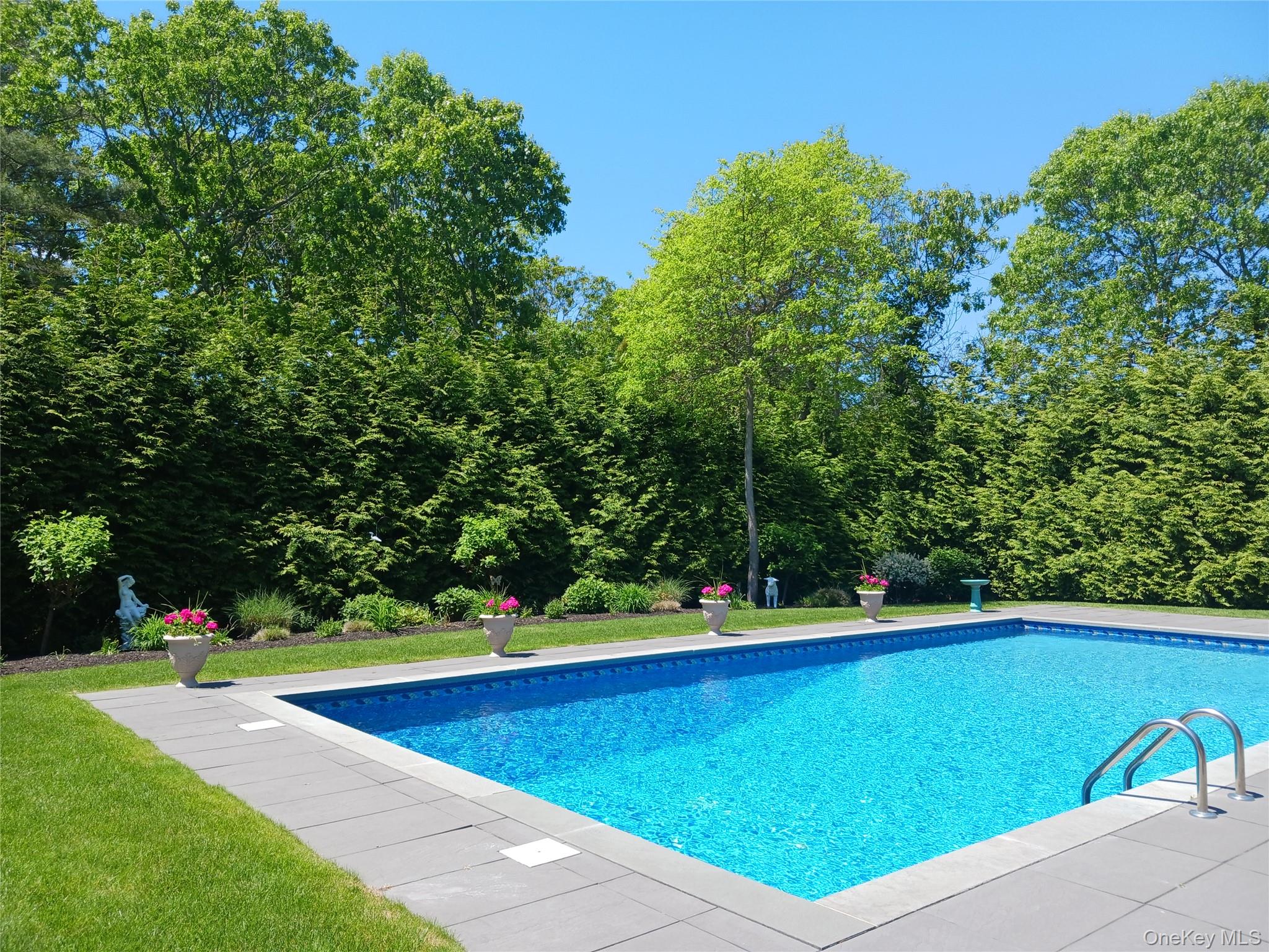 106 E Tiana Road, Hampton Bays, NY 11946