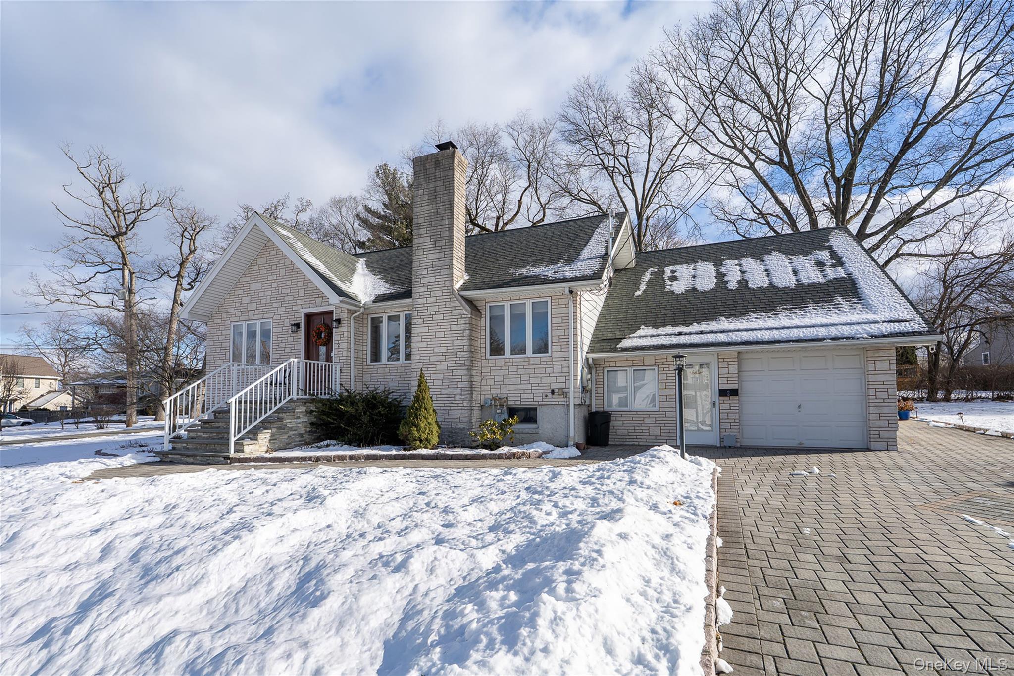 2 Henry Court, Nanuet, NY 10954