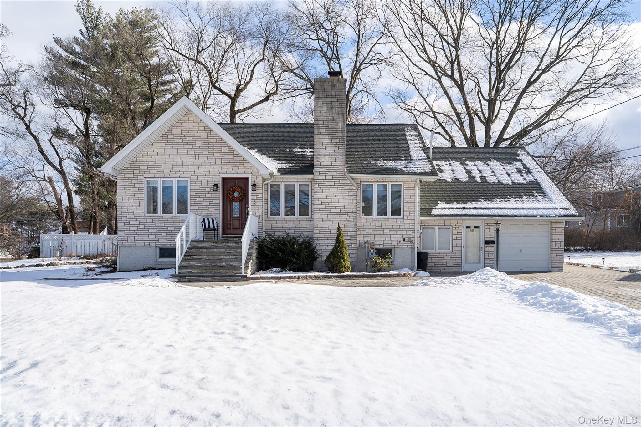 2 Henry Court, Nanuet, NY 10954