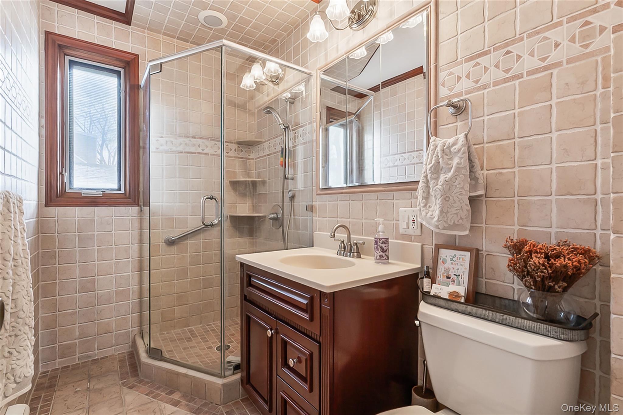 2 Henry Court, Nanuet, NY 10954