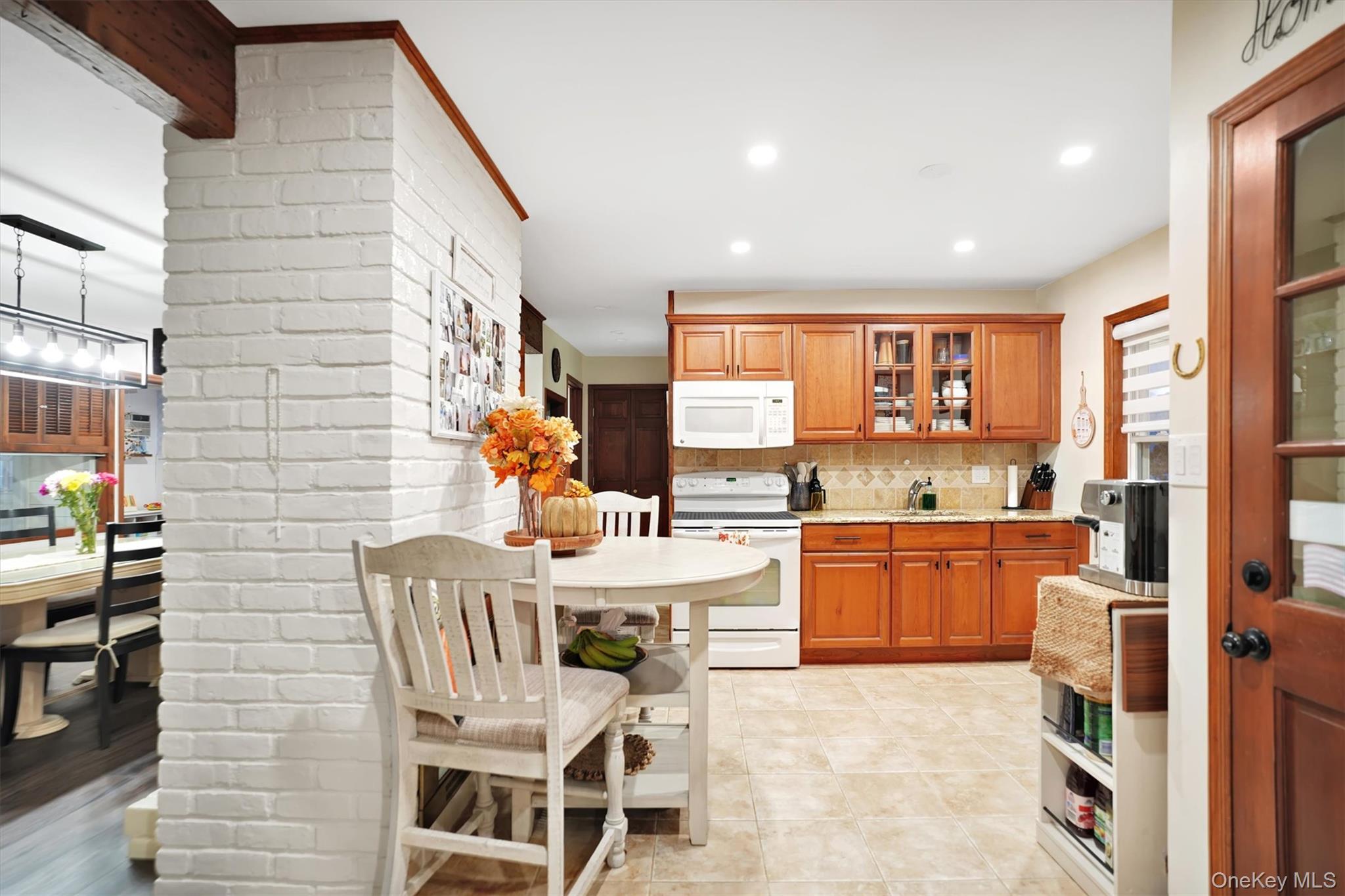 43 Ribbon Lane, Wantagh, NY 11793