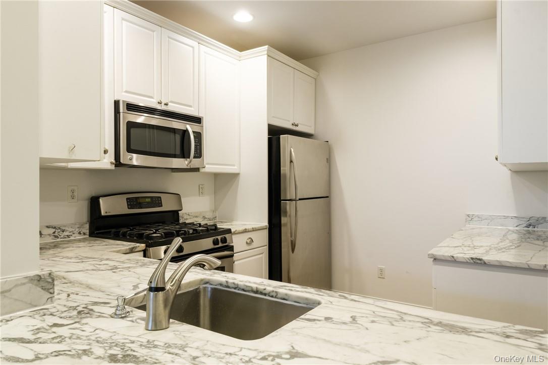 55 1ST Street # 110, Pelham, NY 10803