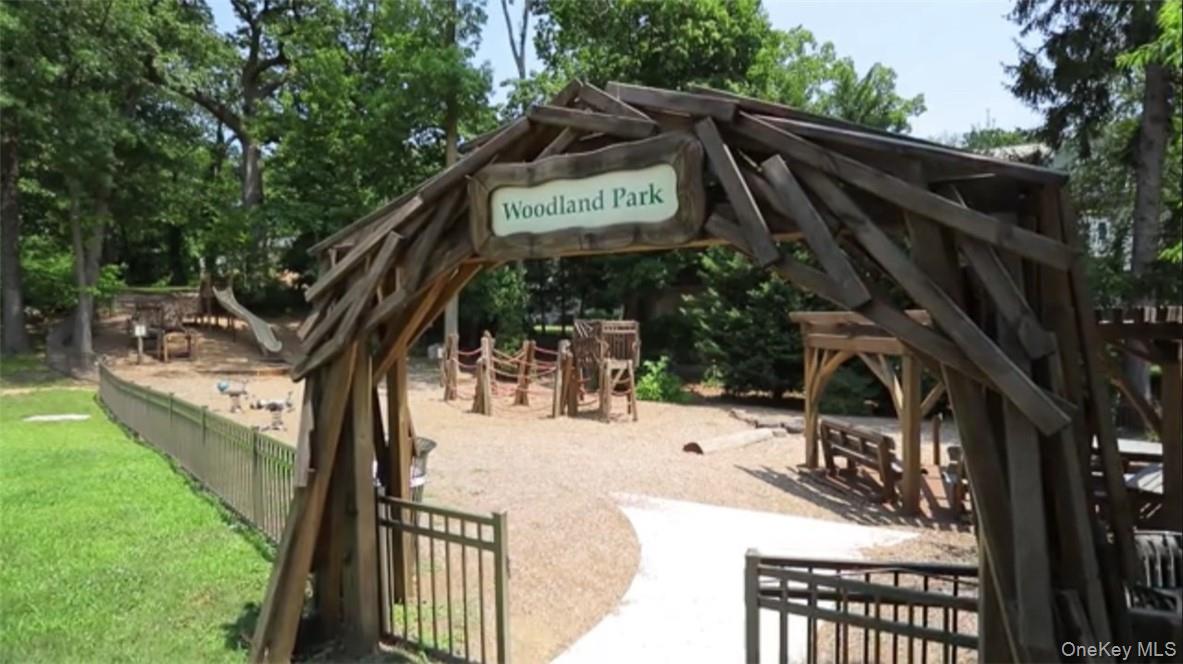 55 1ST Street # 110, Pelham, NY 10803