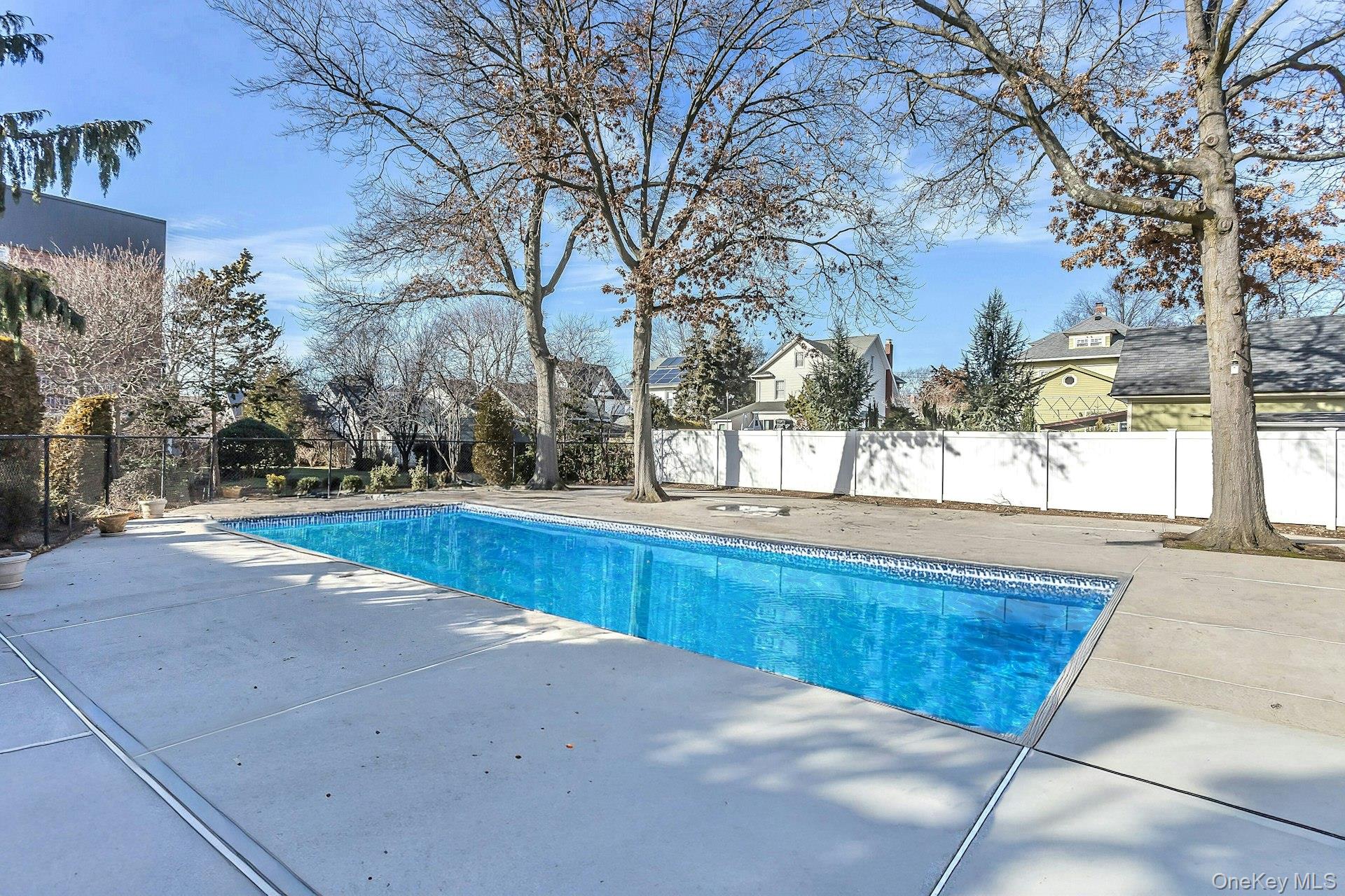 75 Noble # 121, Lynbrook, NY 11563