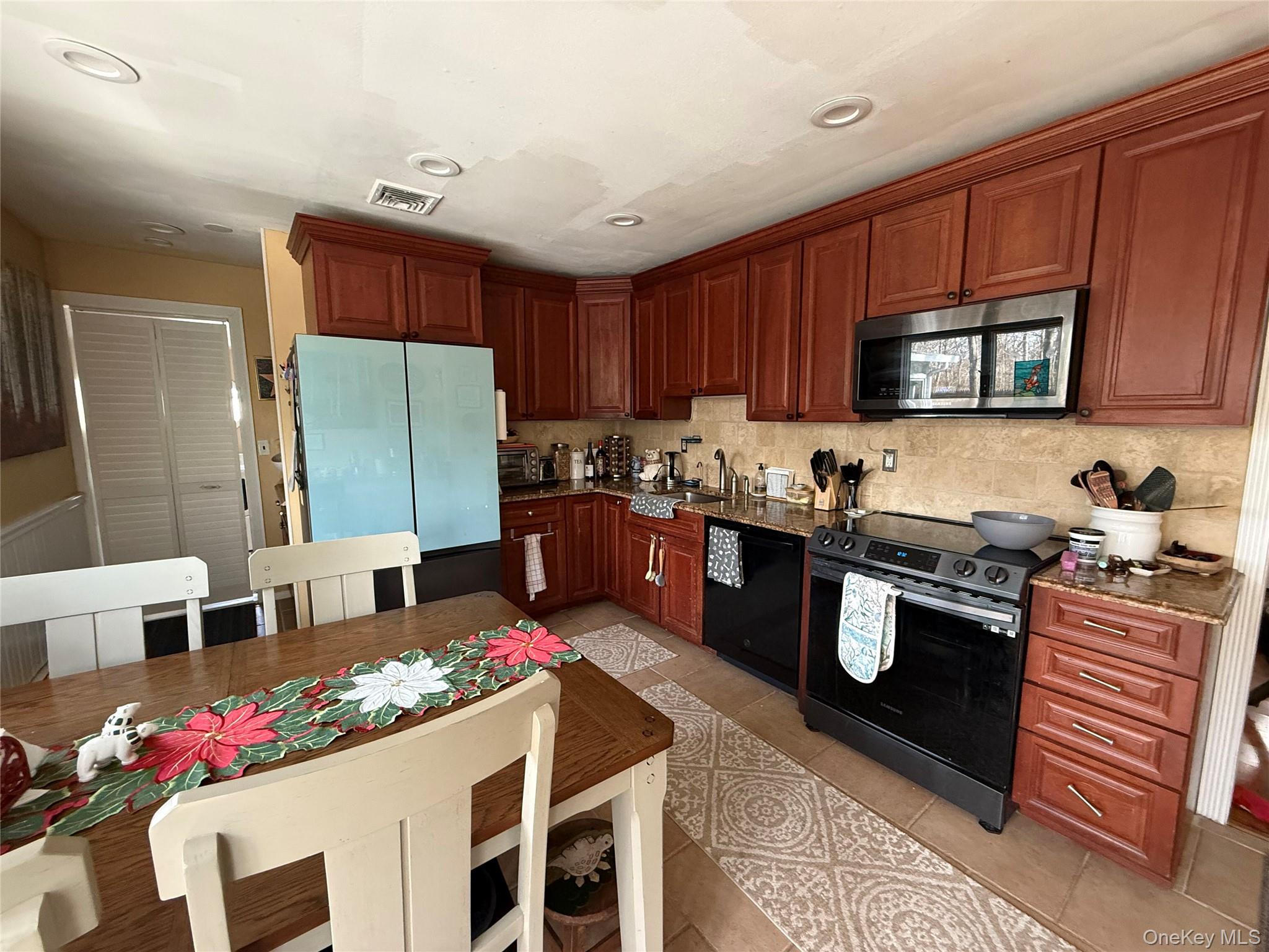 32 Bellview Avenue, Brookhaven, NY 11719