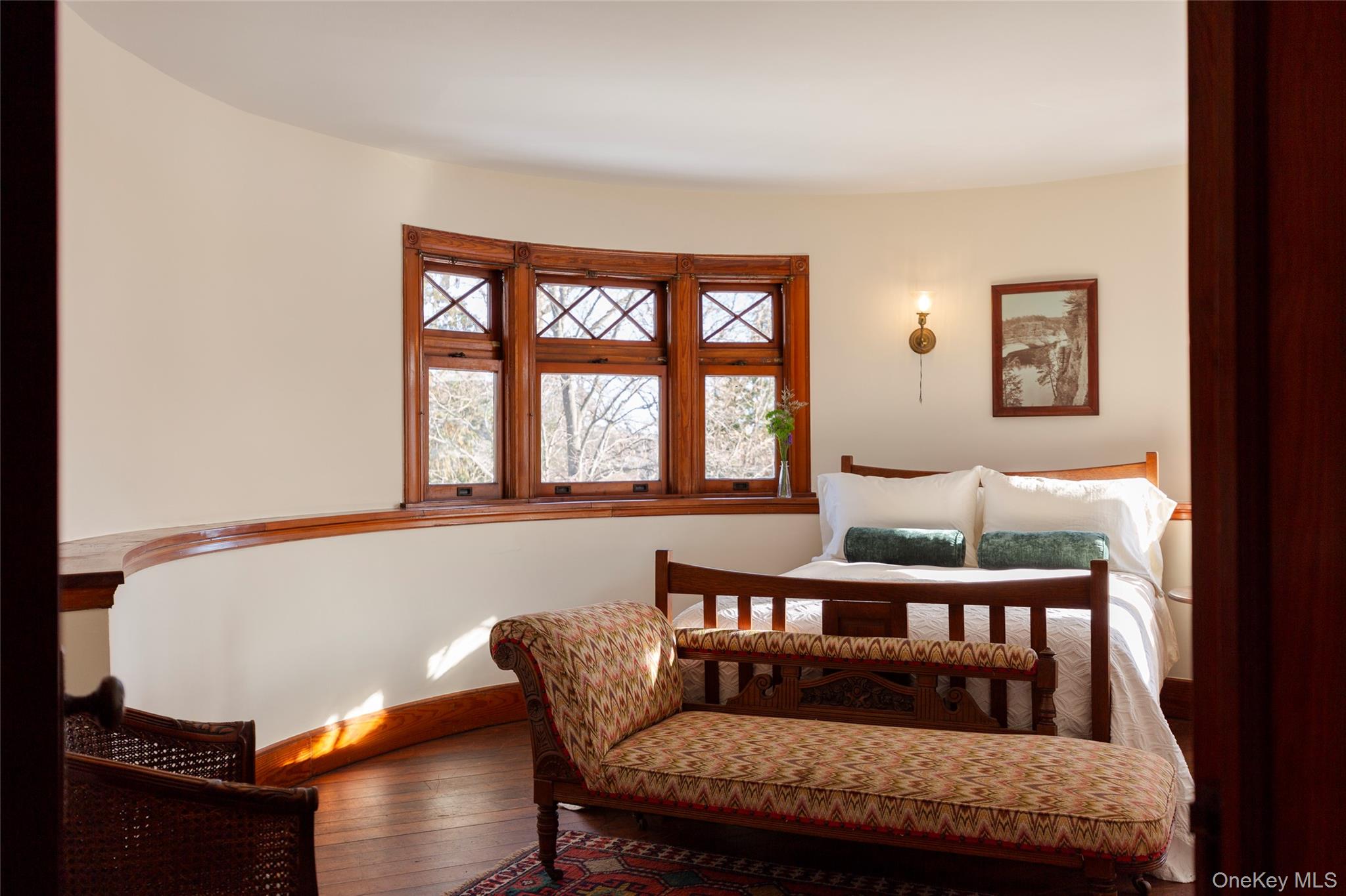 77 W Chestnut Street, Kingston, NY 12401