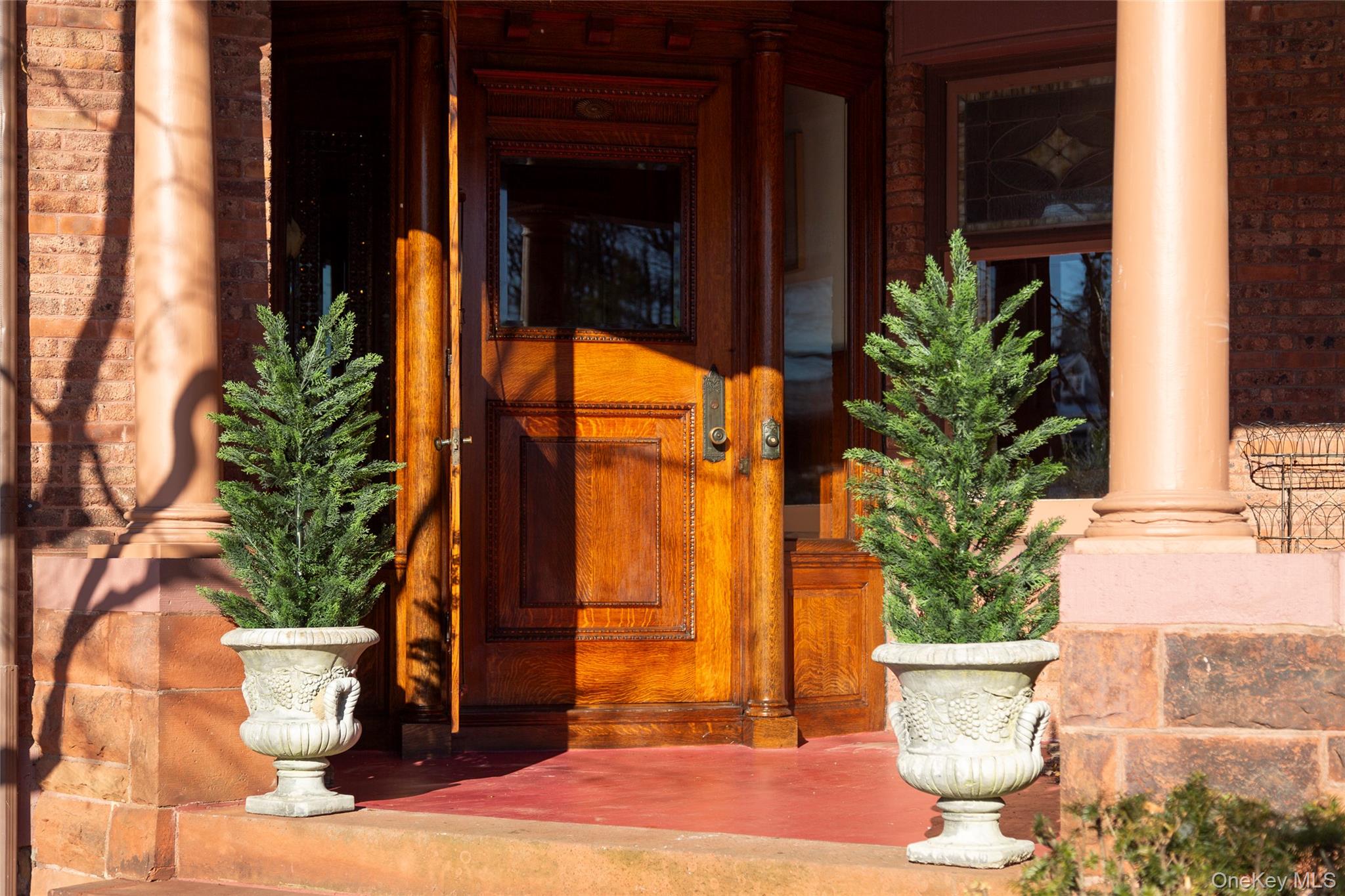 77 W Chestnut Street, Kingston, NY 12401