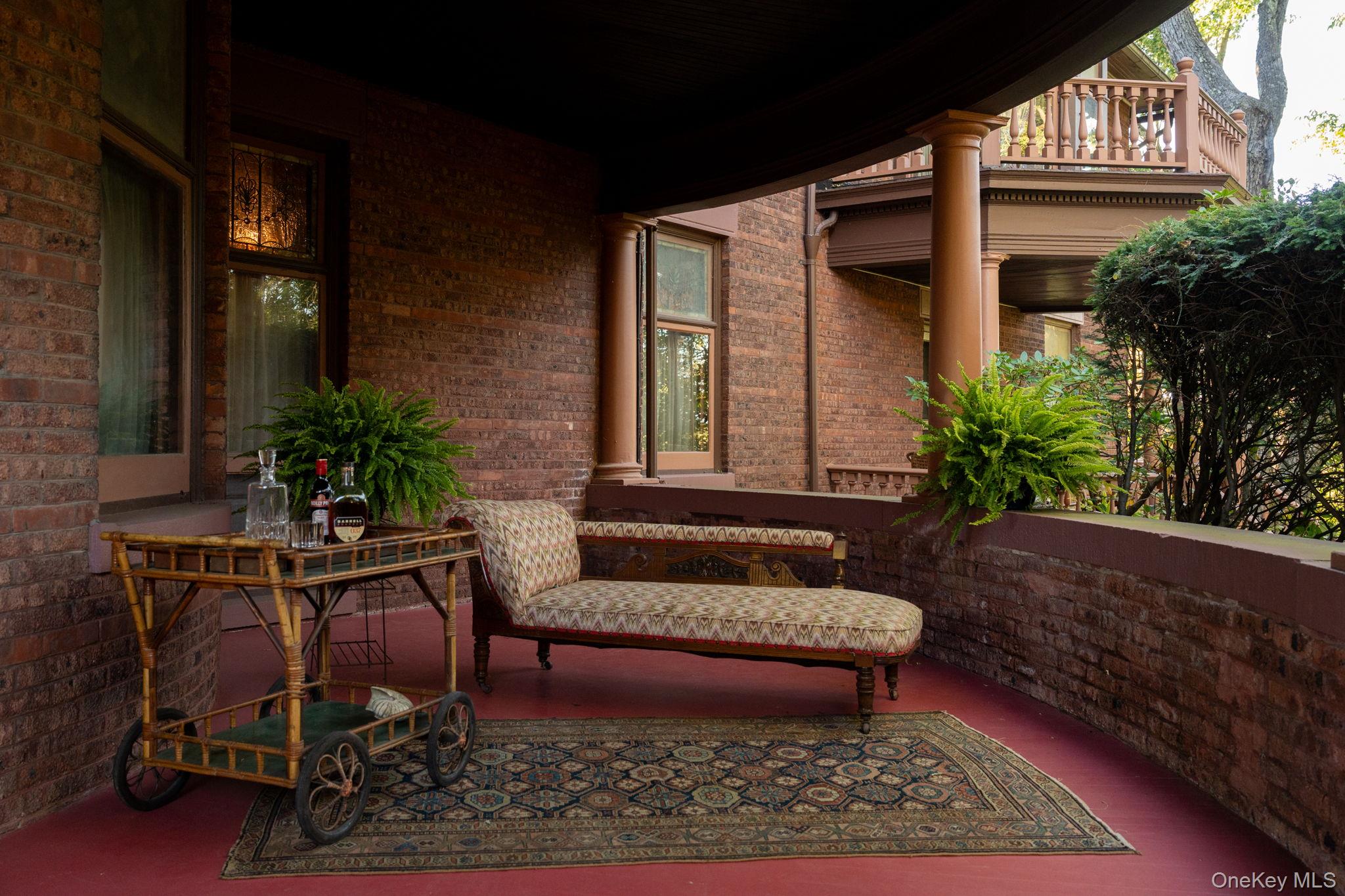 77 W Chestnut Street, Kingston, NY 12401