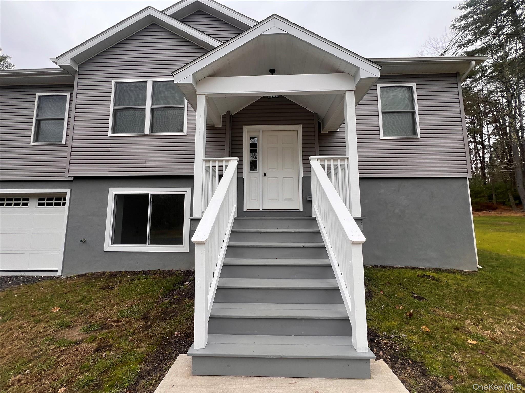 26 Summit Drive, Barryville, NY 12719