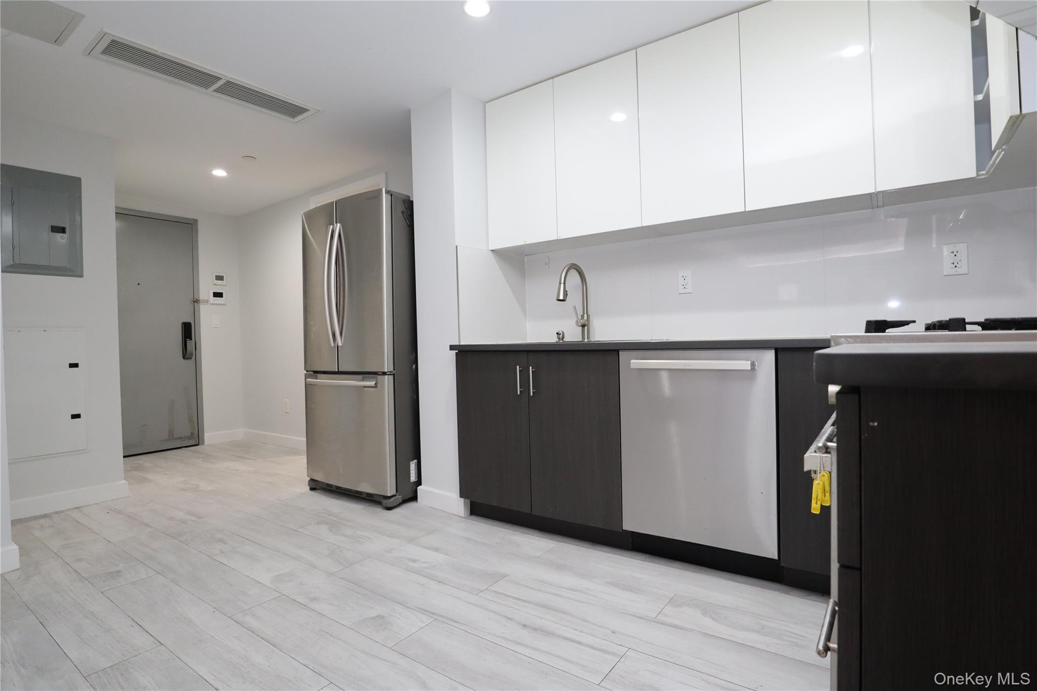 15815 Union Turnpike # 3B, Fresh Meadows, NY 11366