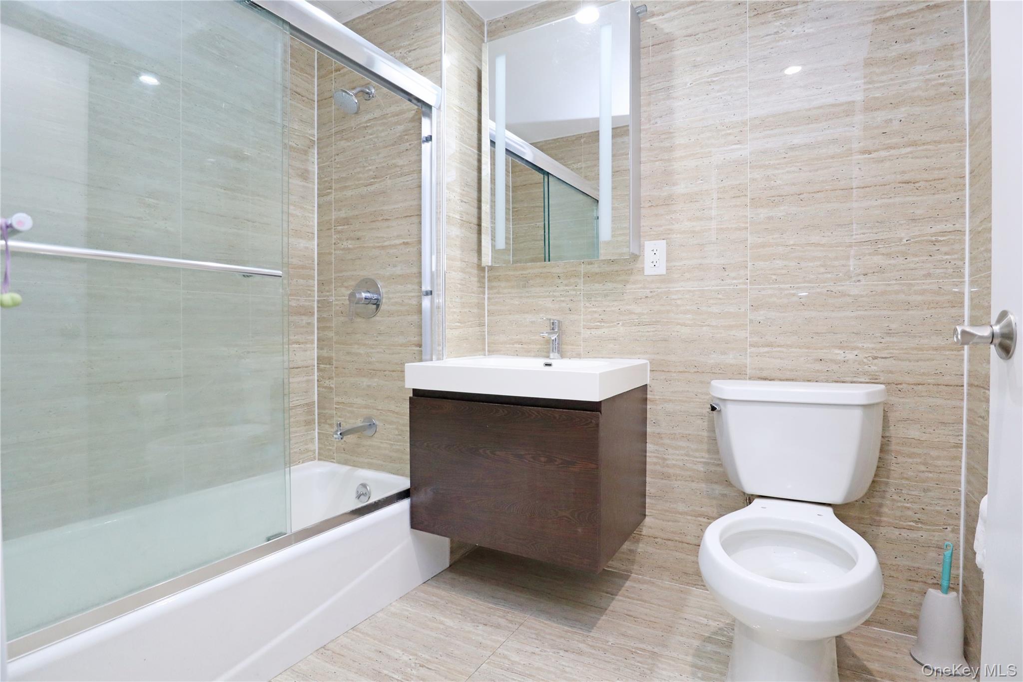 15815 Union Turnpike # 3B, Fresh Meadows, NY 11366