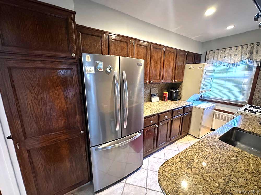 251-19 61st Avenue # 19A, Little Neck, NY 11362