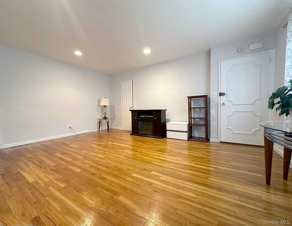 251-19 61st Avenue # 19A, Little Neck, NY 11362