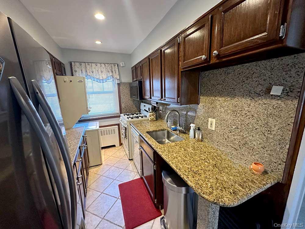 251-19 61st Avenue # 19A, Little Neck, NY 11362