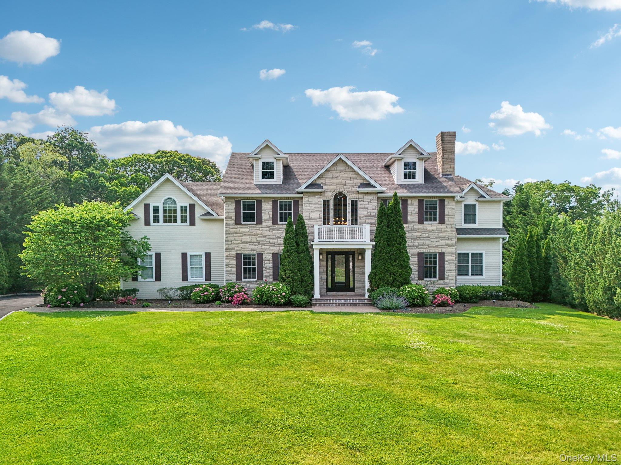 4 Celestial Court, Saint James, NY 11780