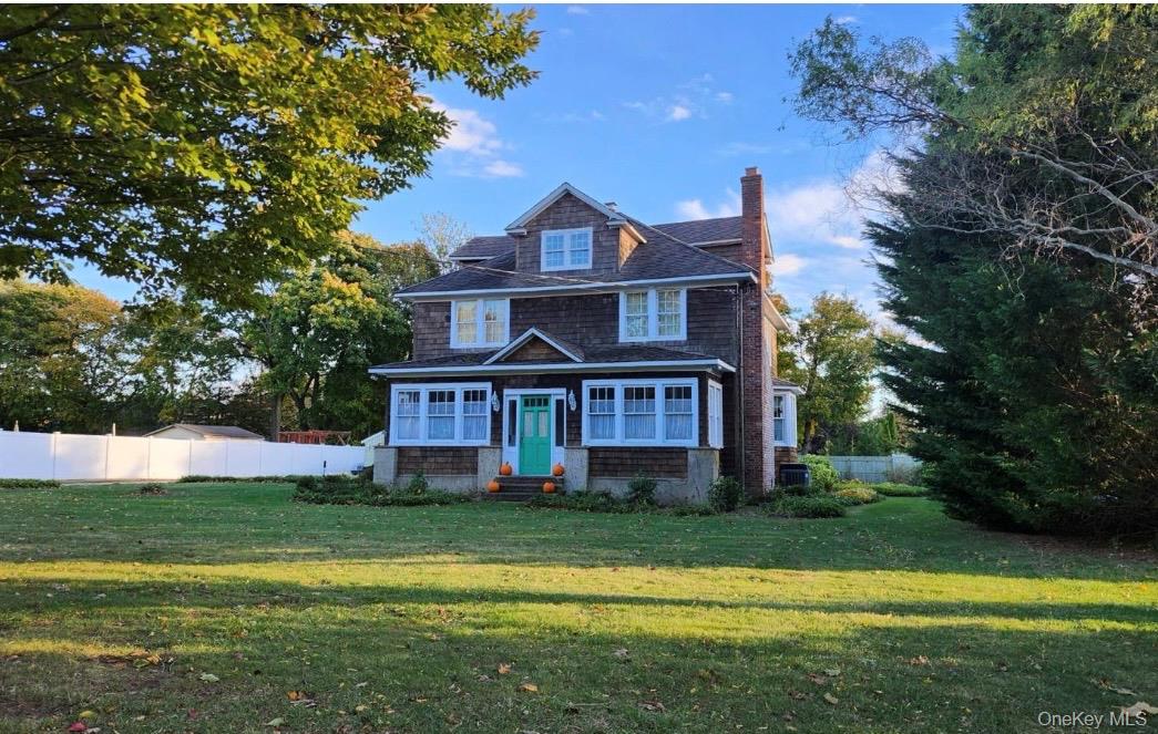 1174 5th Avenue, East Northport, NY 11731