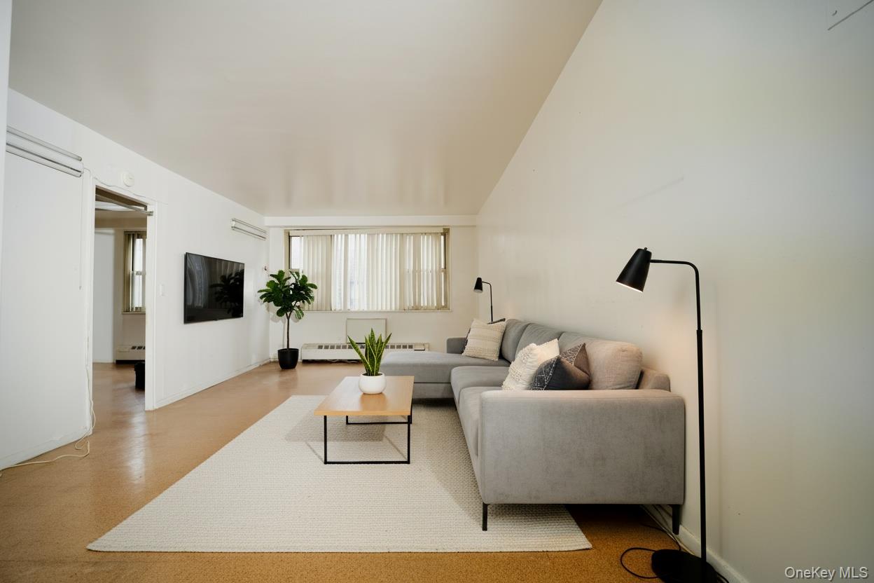 81-11 45 Avenue # #4O, Elmhurst, NY 11373