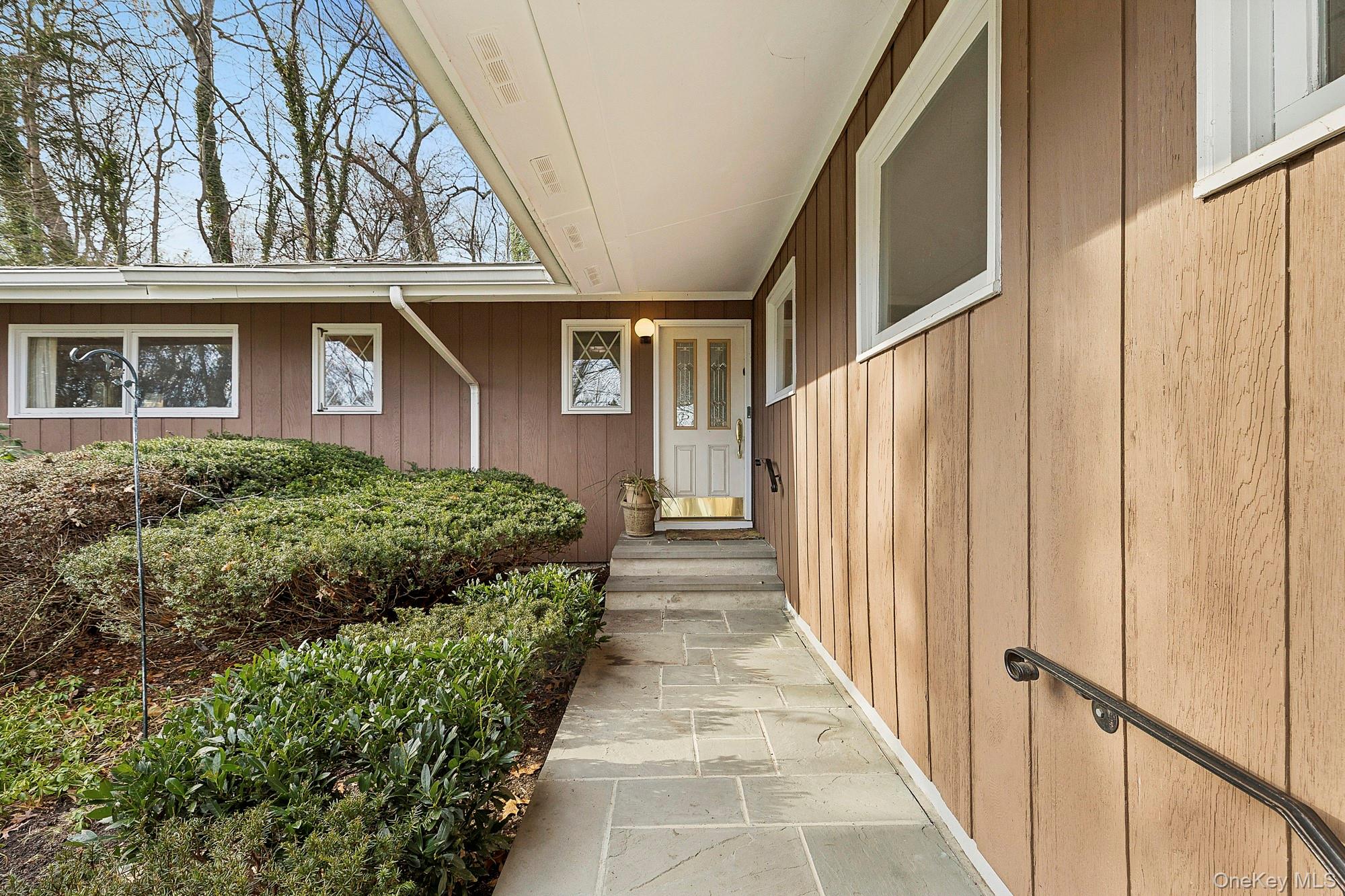 41 Spring Hollow Road, Centerport, NY 11721