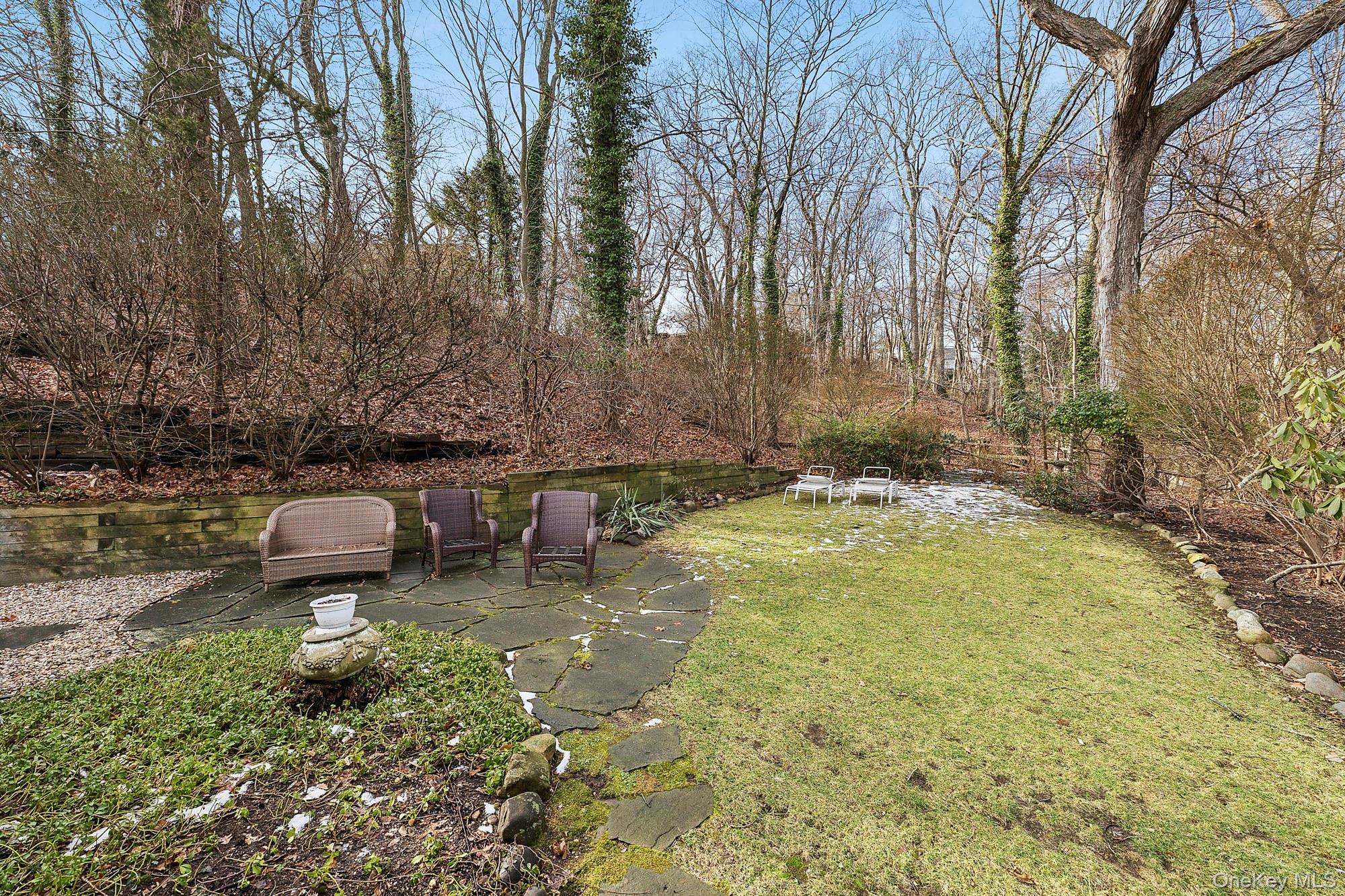 41 Spring Hollow Road, Centerport, NY 11721