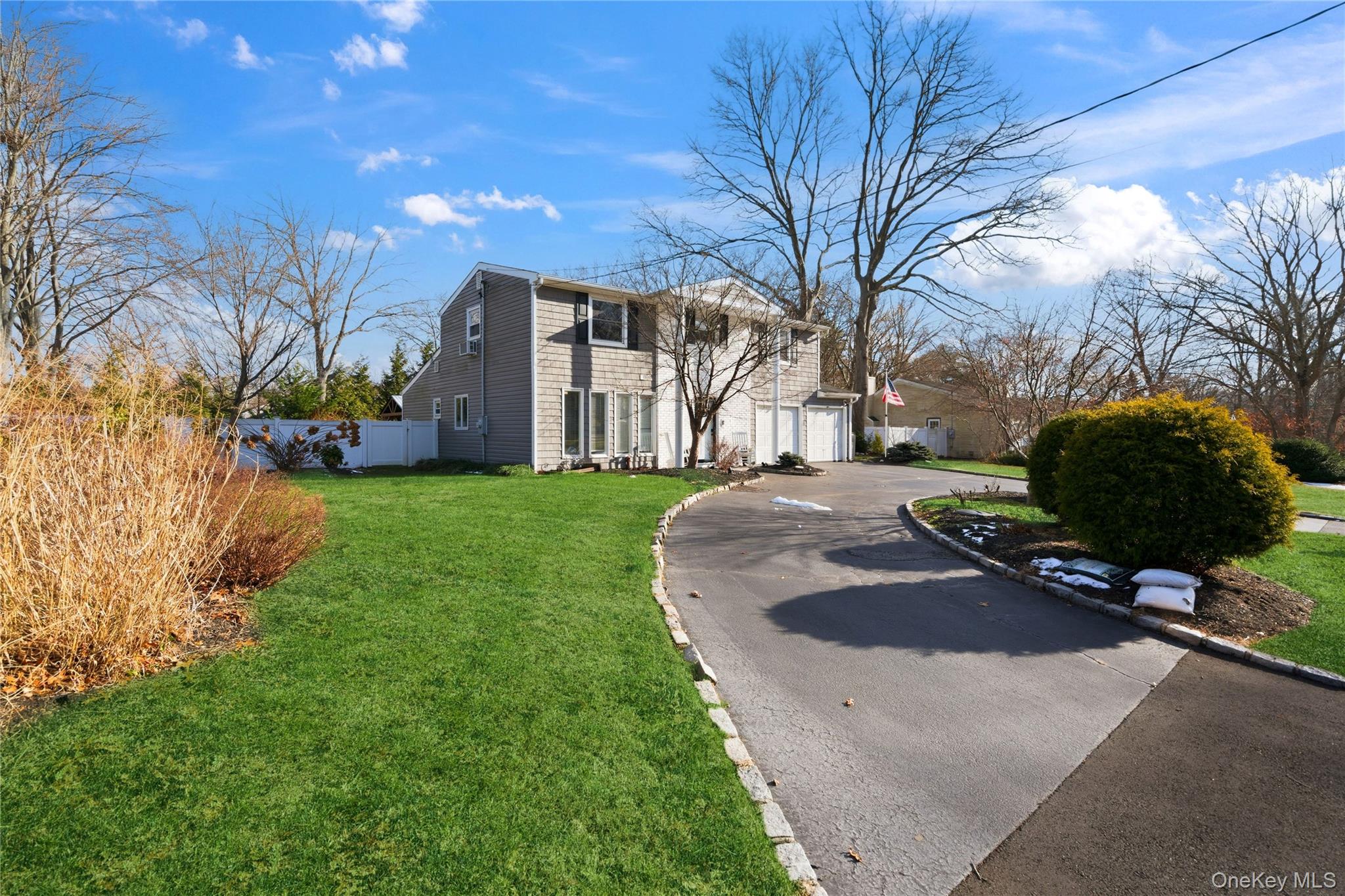 15 Autumn Drive, Mount Sinai, NY 11766