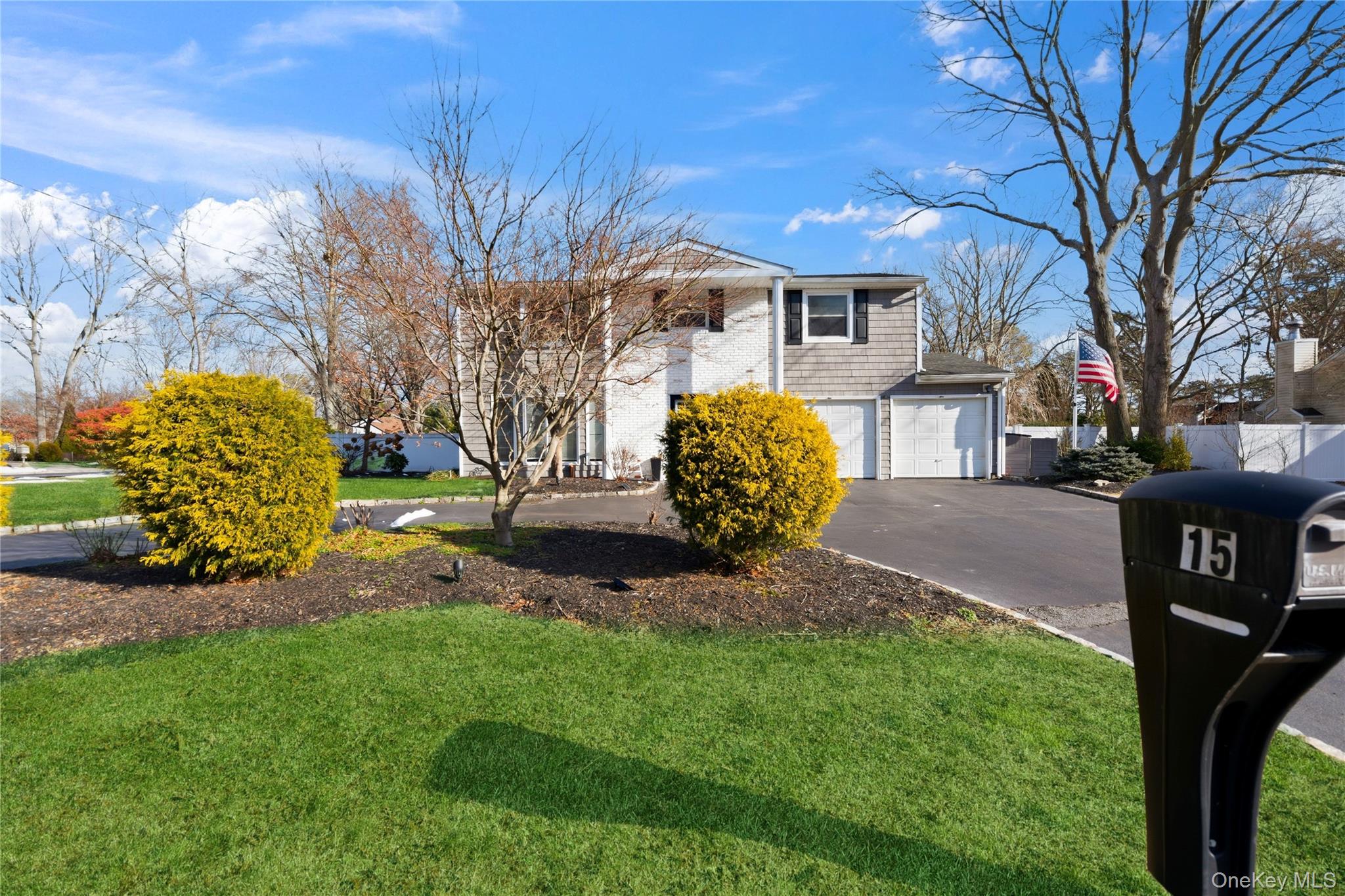 15 Autumn Drive, Mount Sinai, NY 11766