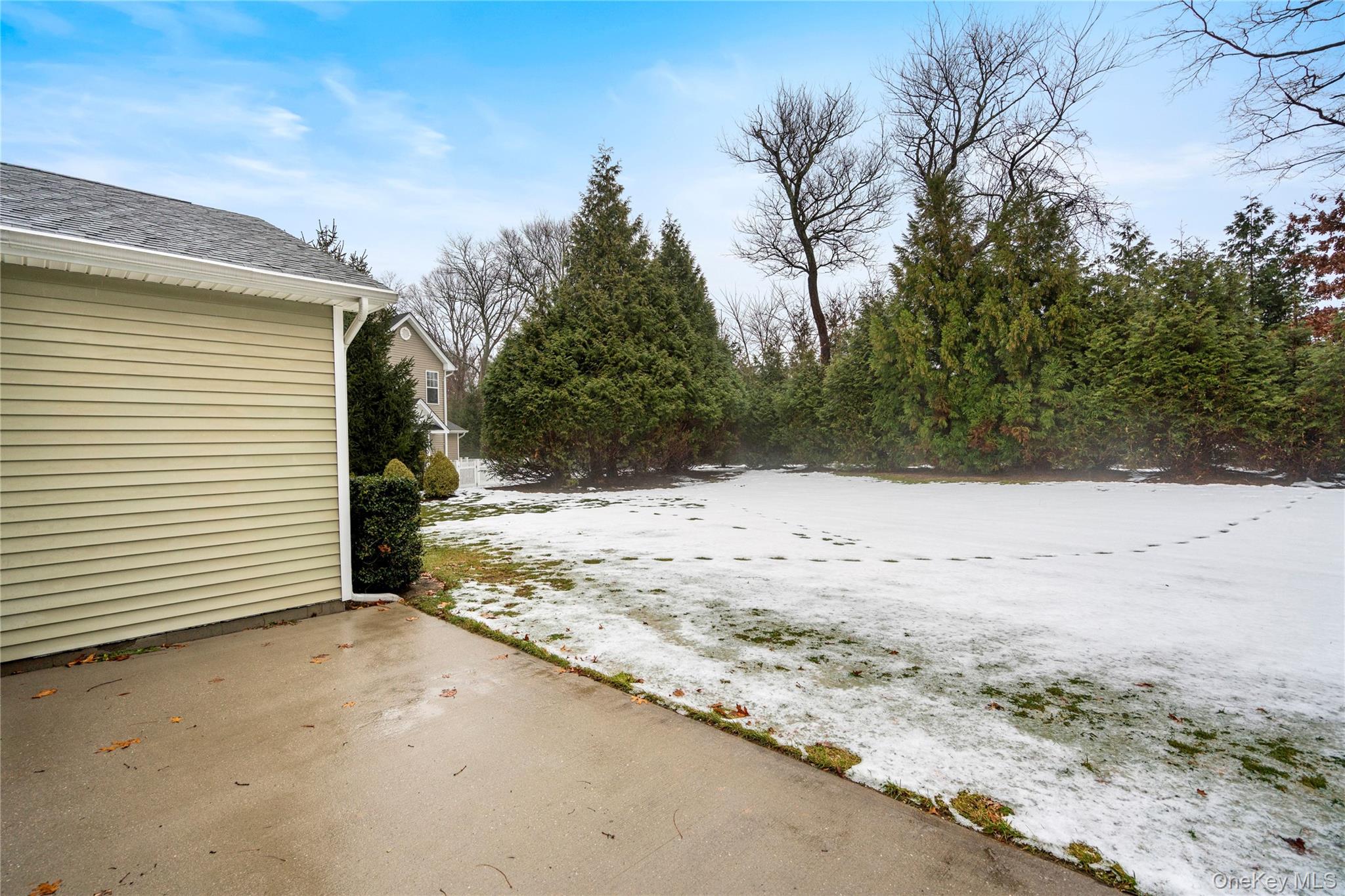 5 Newcastle Court, Riverhead, NY 11901