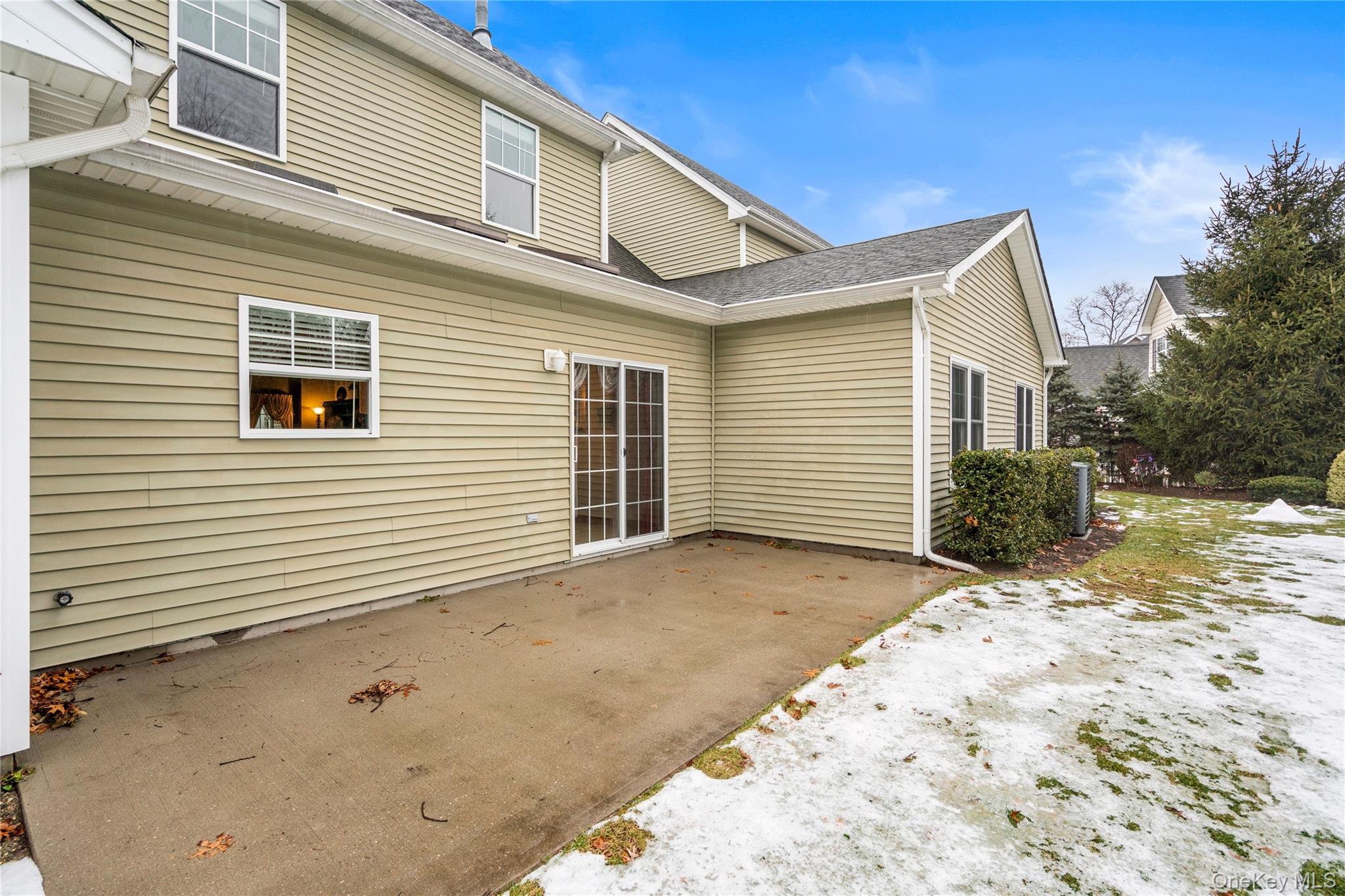 5 Newcastle Court, Riverhead, NY 11901